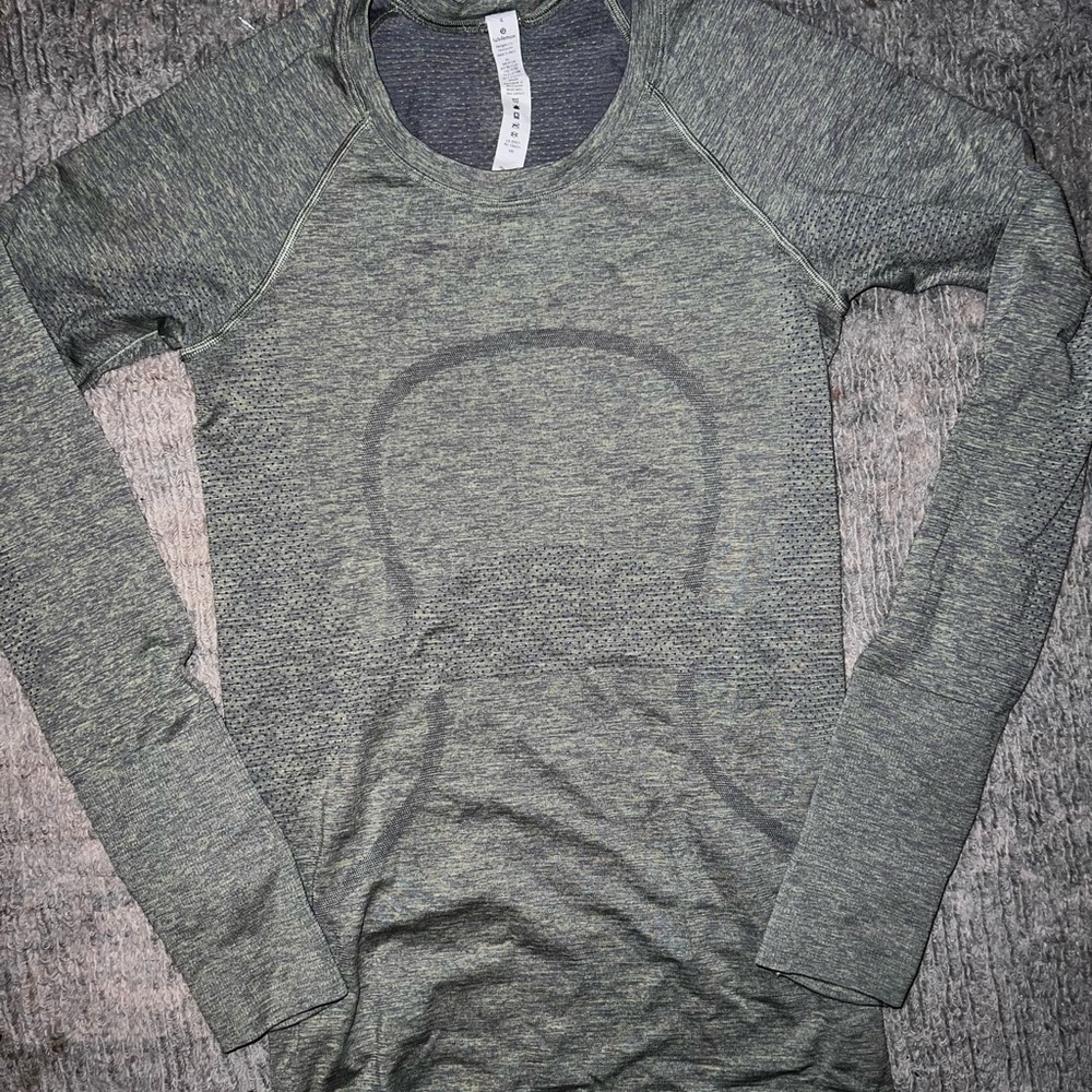 Lululemon Long Sleeve Shirt Top Size 4